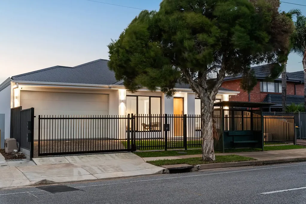 Ascot Park 4 Slaapkamer Brand-New Living Between City & Coast.
