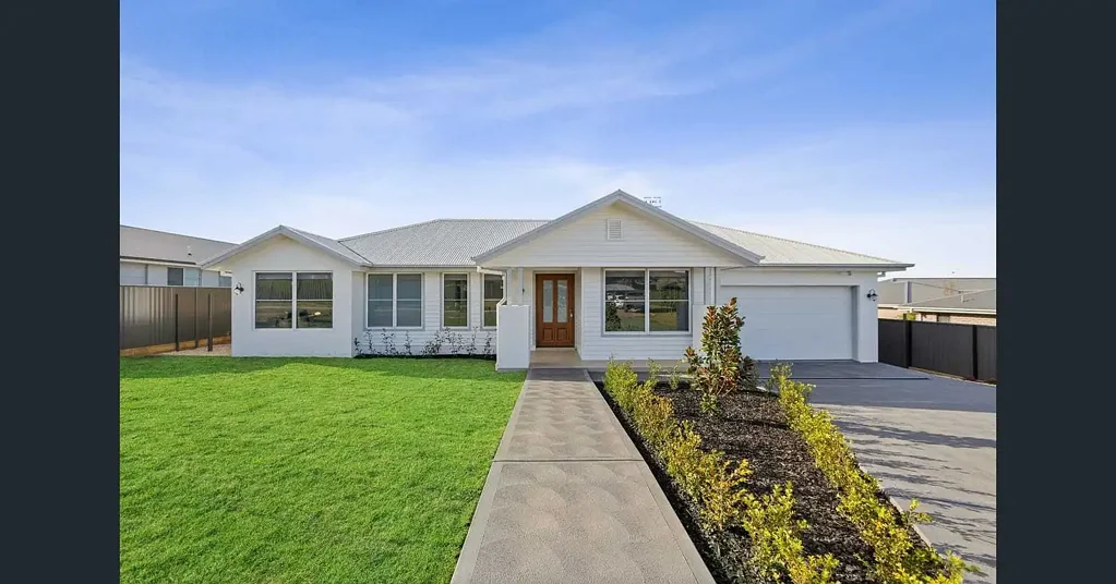 Impeccable Executive / Family Home