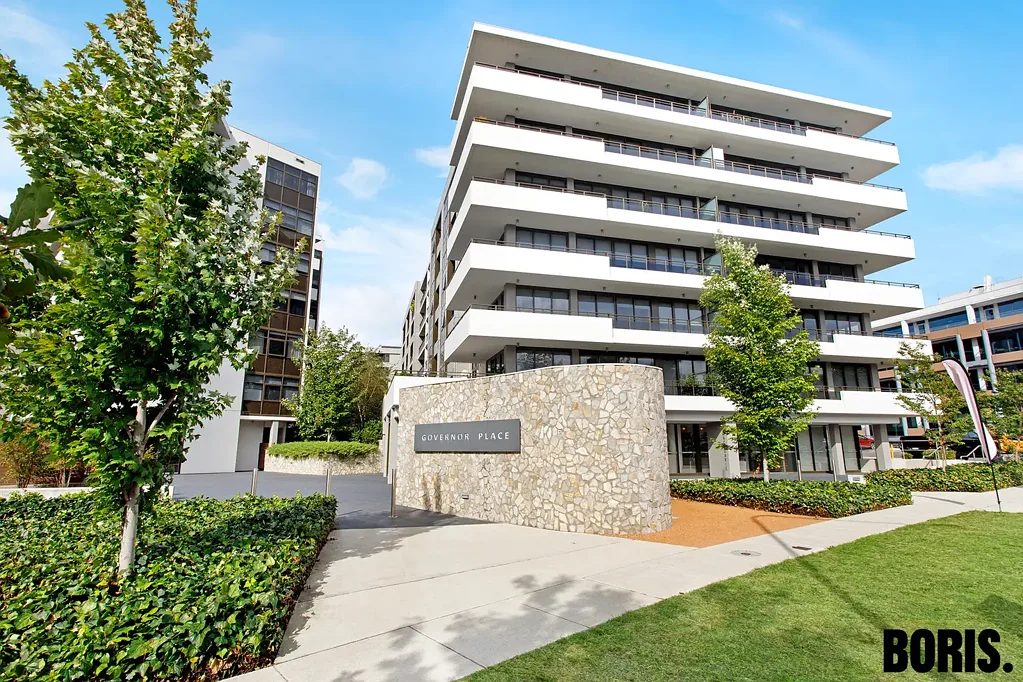 Executive Luxury Apartment with northerly aspect!