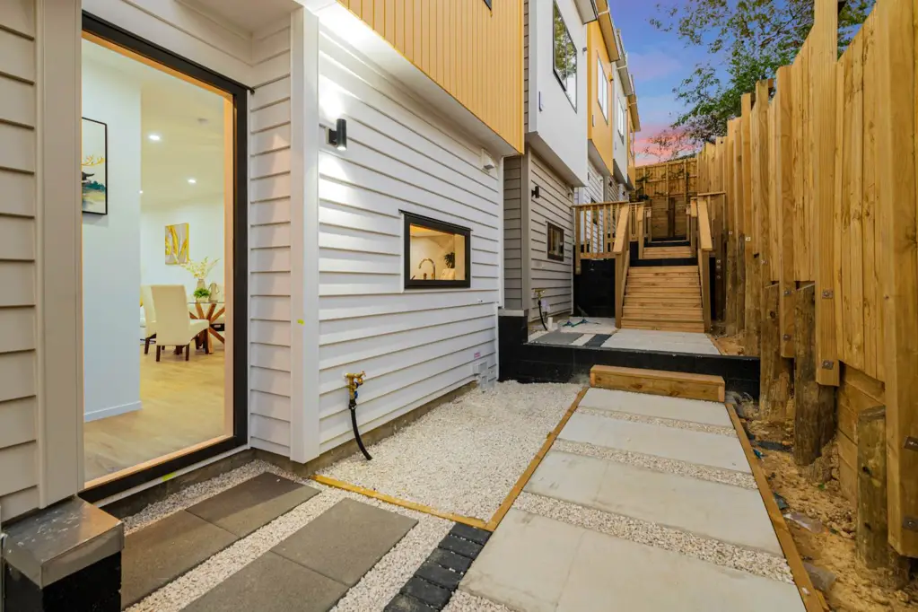 Pakuranga Heights 2Habitaciones Starting Out? Start Here! Fresh & Freehold!