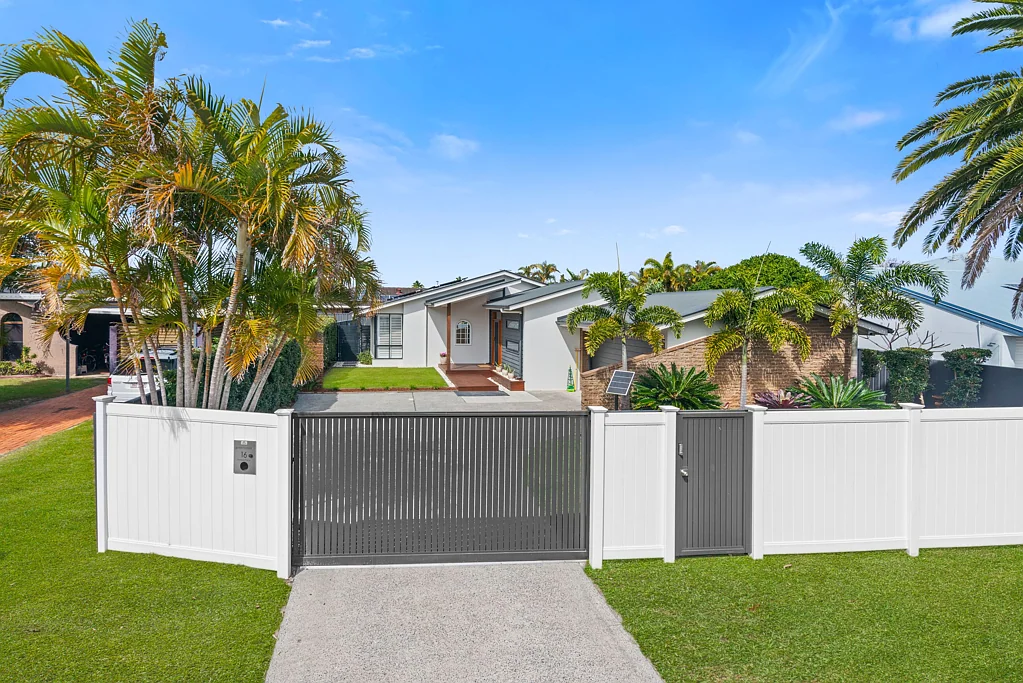 16 Barklya Place, Palm Beach, QLD 4221