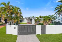 16 Barklya Place, Palm Beach