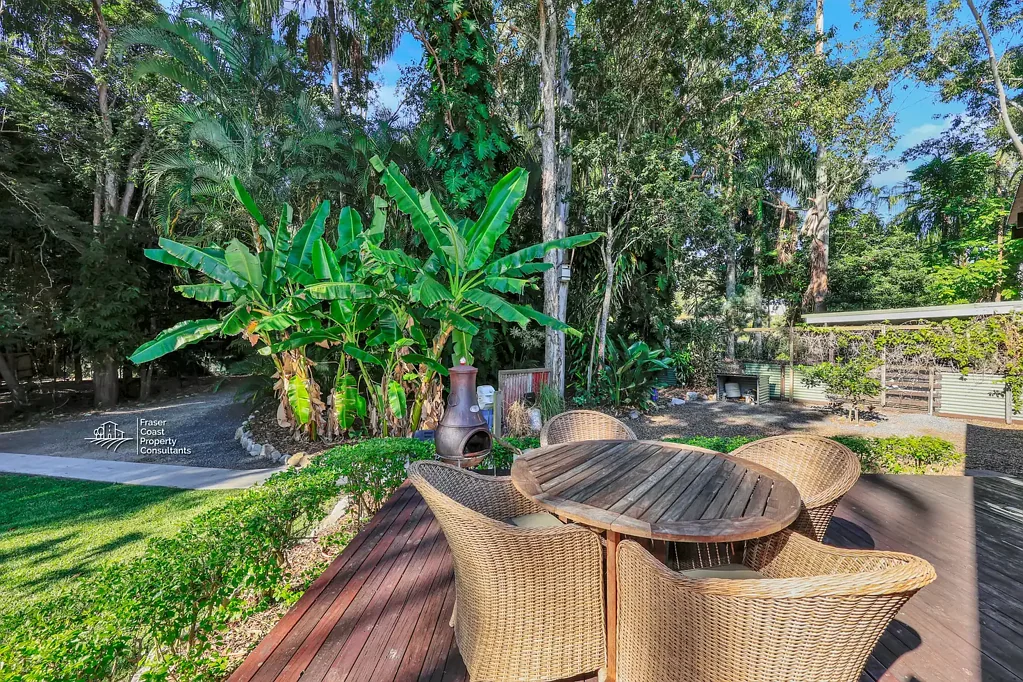 Dundowran Beach 4غرفة نوم STEP INSIDE -BE SURPRISED !      A HOME THAT EXUDES PERSONALITY & ARCHITECTURAL FLAIR -  ON AN ACREAGE RETREAT!