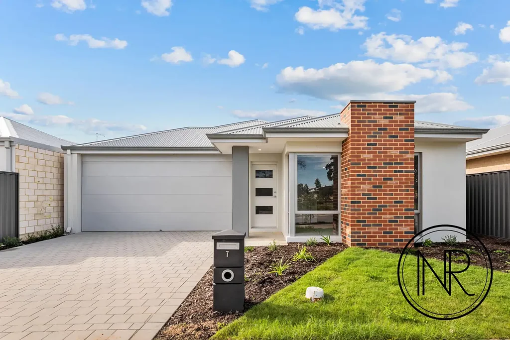 Modern Family Living in the Heart of Southern River