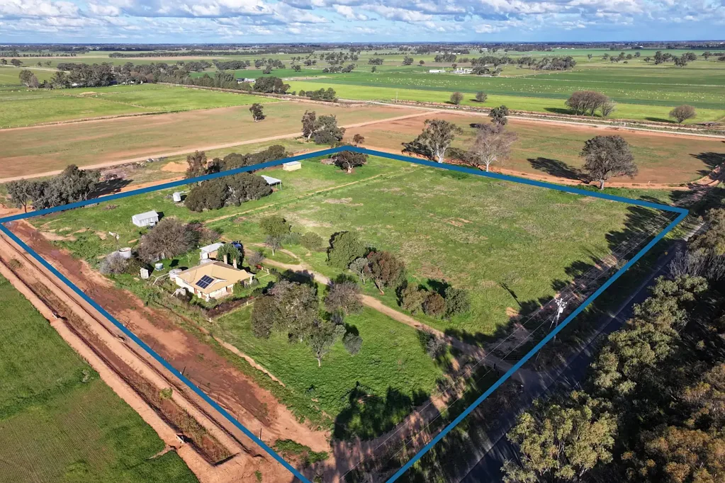 Kotta DOUBLE BRICK HOME ON 5 ACRES