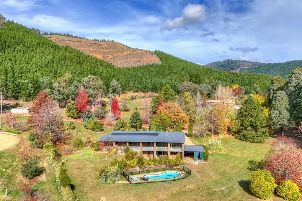 Bright 4બેડરૂમ Elevated Home on 4 Acres
