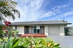 1/43 Tuncurry Street, Tuncurry