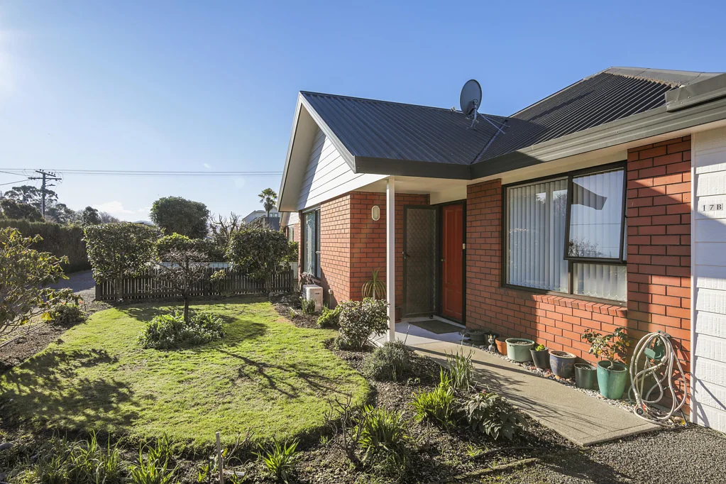 Redwoodtown 2房  A Great Downsizer, First Home or Investment