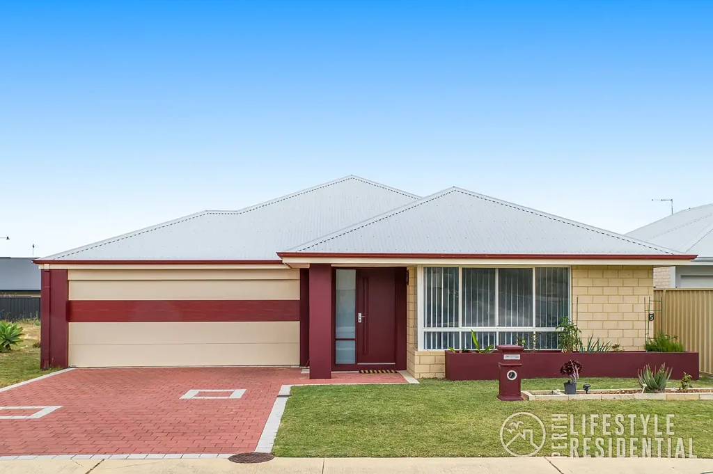 Two Rocks 4房  Don't miss this one in the Reef Estate!!