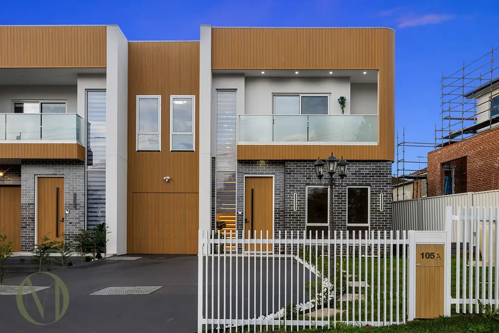 Ermington 5房 位于河畔 Ermington 的全新豪华家庭住宅 – OC Granted | 多代同堂生活，高级装修，兼具未来增长潜力 Brand New Luxury Family Residence in Riverside Ermington – OC Granted | Multi-Generational Living with Premium Finishes & Future Growth Potential