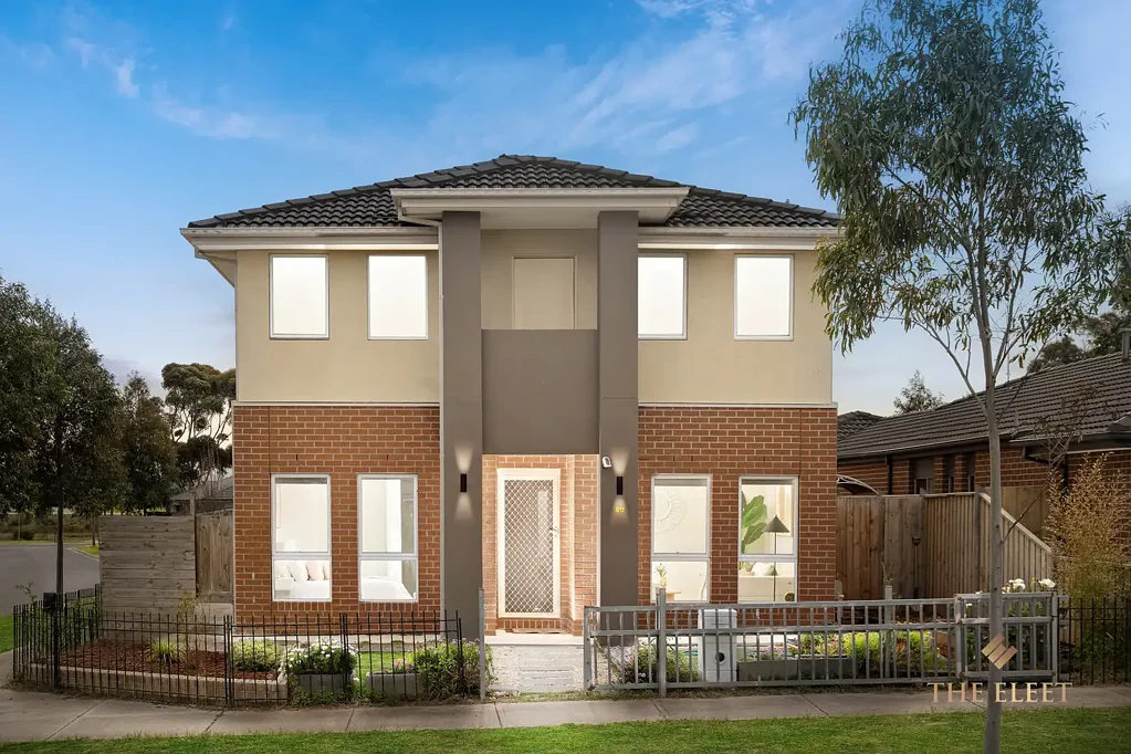 Tarneit 5 Slaapkamer 5 Bed / 2 Masters / 3 bath / East Facing