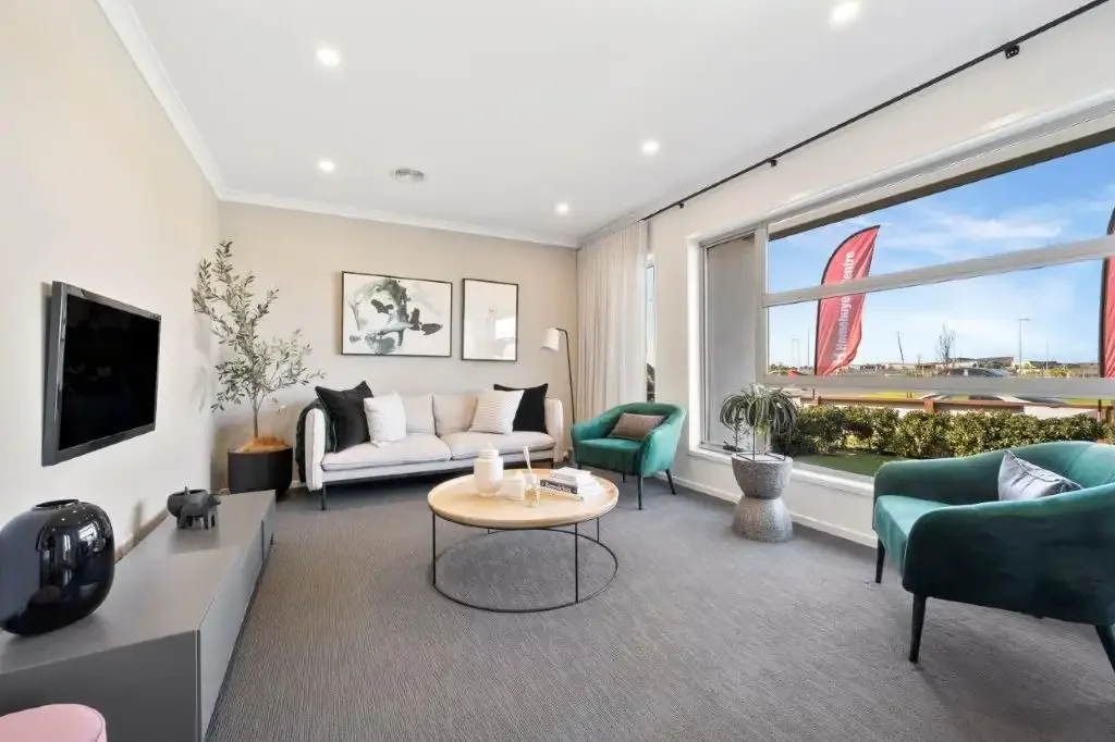 MODERN HOME FOR RENT IN WERRIBEE