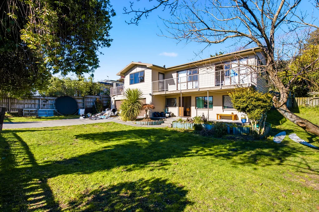 Taupo 3Phòng ngủ Big Home. Big Opportunity. Hilltop Location.