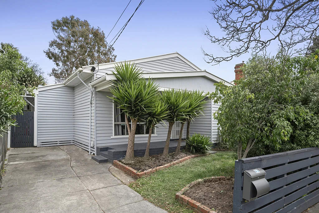 43 Oakbank Street, Newport, VIC 3015
