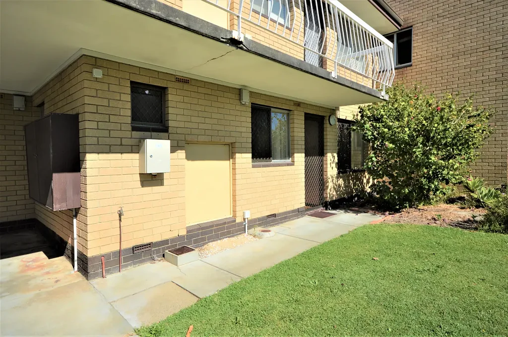 SECURE 2X1 COMO UNIT BOASTING VALUE AND LOCATION