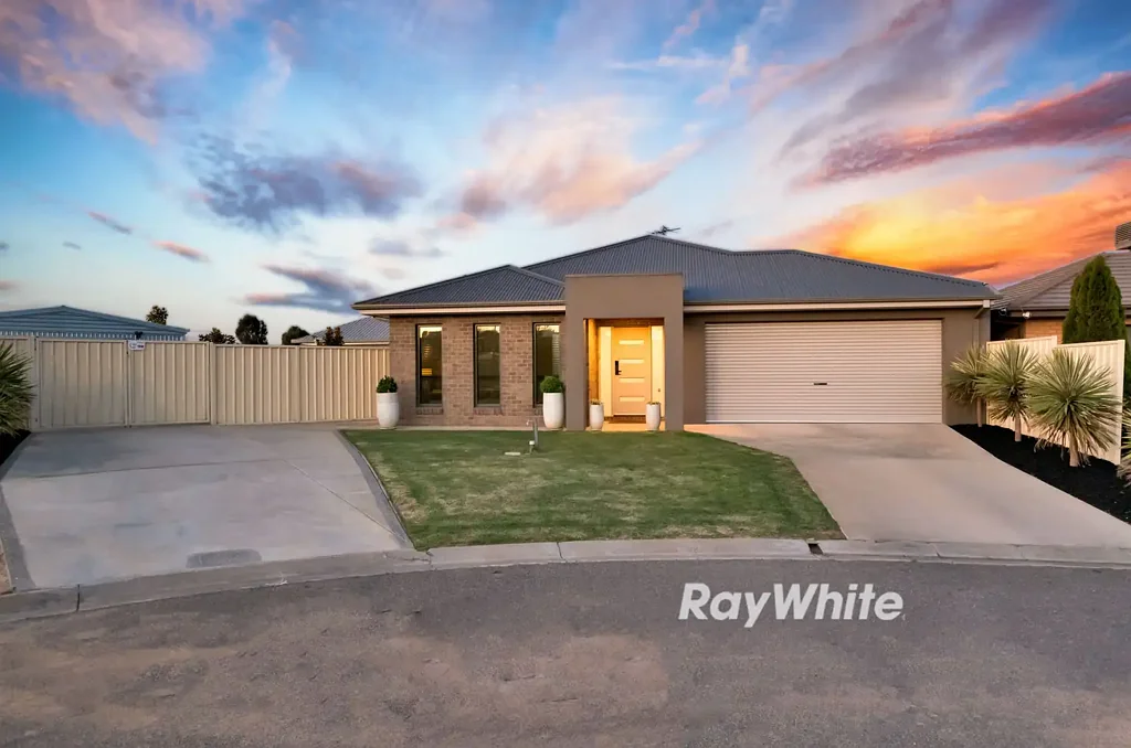 Mildura 4 Slaapkamer Shed, Spa, Solar and Space - It's All Here