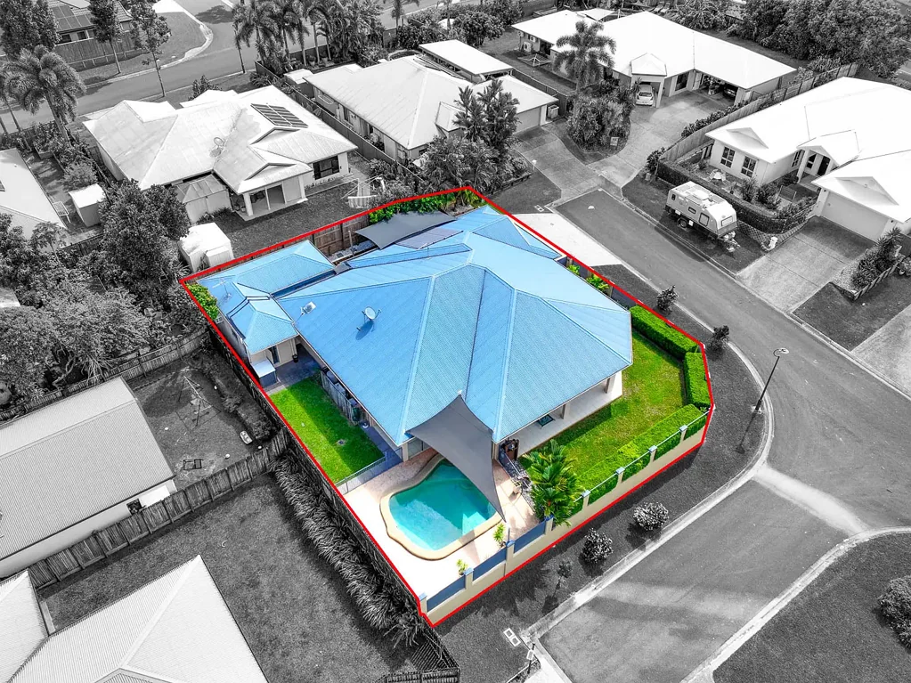 Mount Sheridan 5غرفة نوم STRIKING FAMILY OASIS WITH SEPARATE GRANNY FLAT LIVING - LIFESTYLE PERFECT