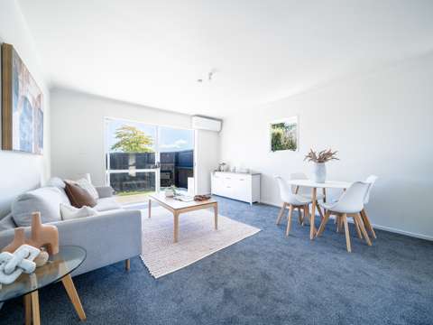 Waltham 2部屋 Park-Side Living Meets City Convenience!