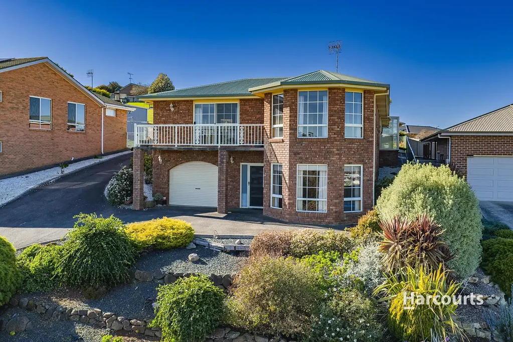Park Grove 5房  Exceptional Family Home - Dual Income Potential