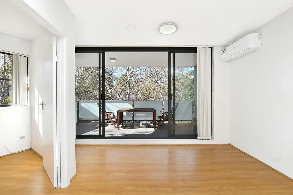 LEASED - HOLDING DEPOSIT RECEIVED