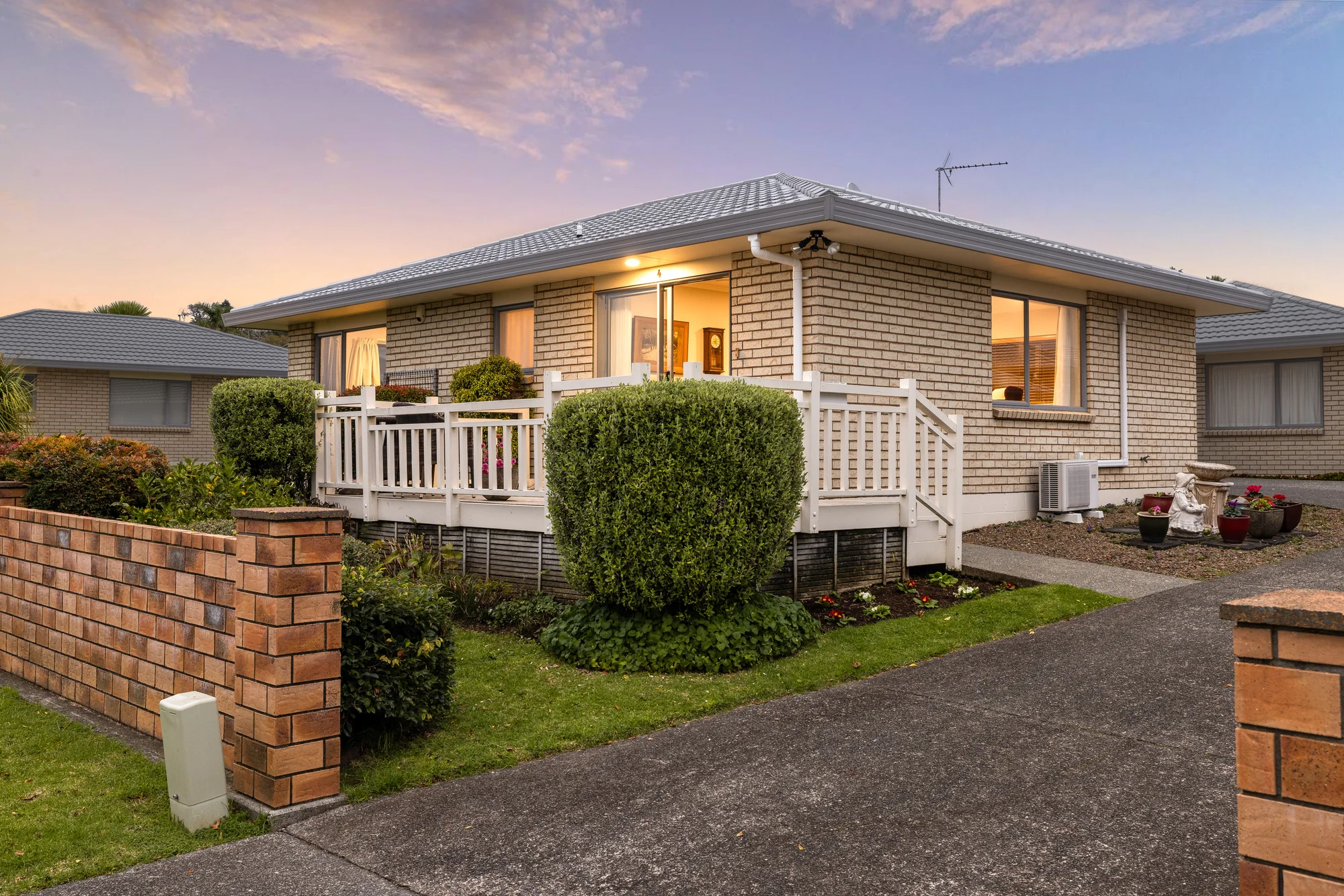 Pukekohe 2Zimmer IMMACULATE, SUNNY & VIEWS!