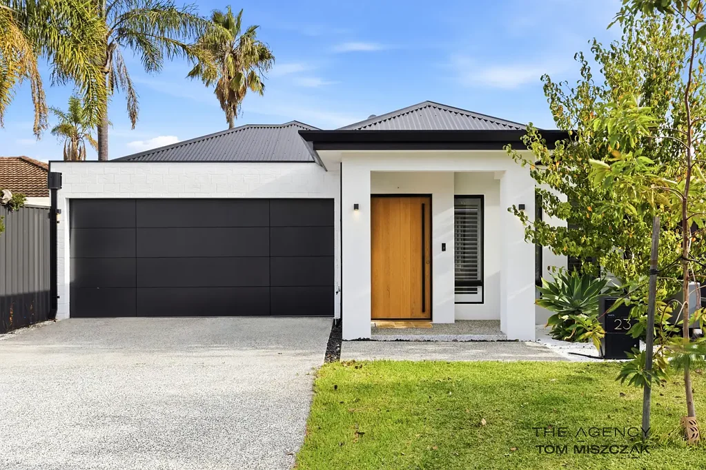 Dianella 4 Slaapkamer Stunning HIA Award Winner in a Premium Position