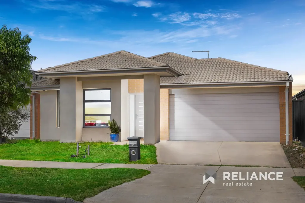 Tarneit 4Kwarto North-Facing Comfort with Two Living Areas & Alfresco Entertaining!