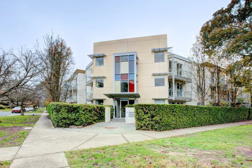 O'Connor 2chambre Top‑Floor North‑Facing Apartment in Boutique Complex | 2 Bed, 2 Bath, 2 Car | Dual Balconies