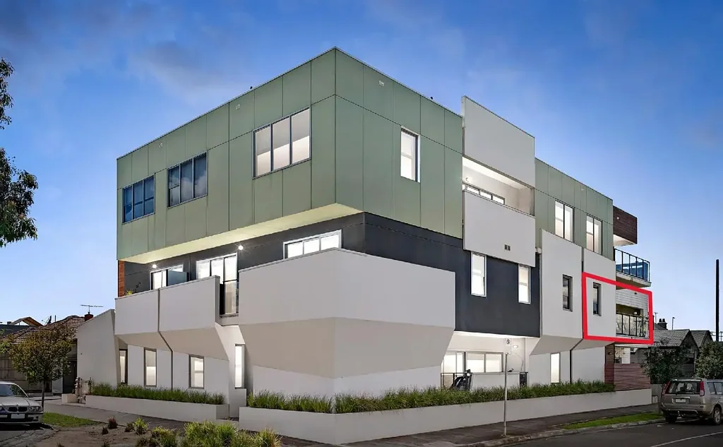 Yarraville 2 Bedroom Live the Village Life with City Views