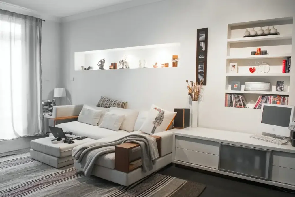 SPACIOUS ONE BEDROOM APARTMENT WITH LARGE TERRACE