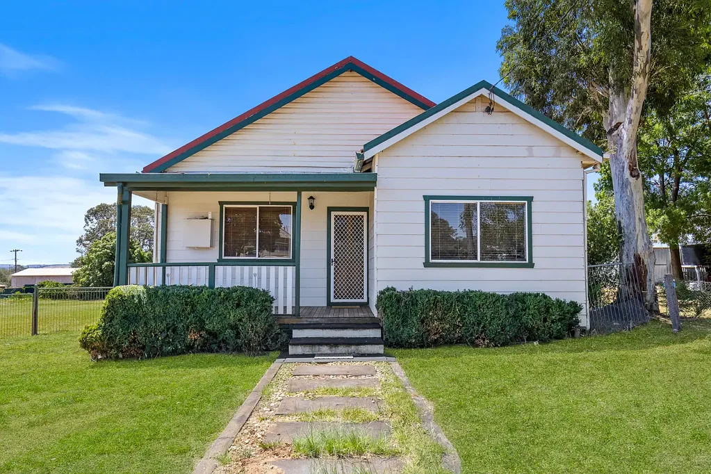 CHARMIING COUNTRY COTTAGE