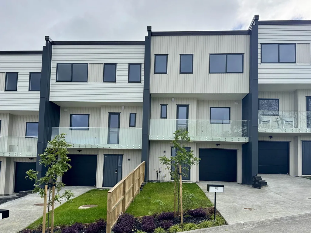 2/9 Rengarenga Rise, Fairview Heights, North Shore City, Auckland