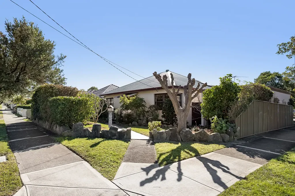 Belmore 3 Bedroom Sun-soaked freestanding family home on 480.6sqm