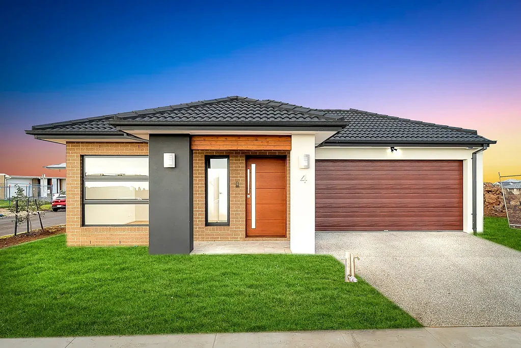 Truganina 3 Bedroom Premium Fully Upgraded- Brand New house!!
