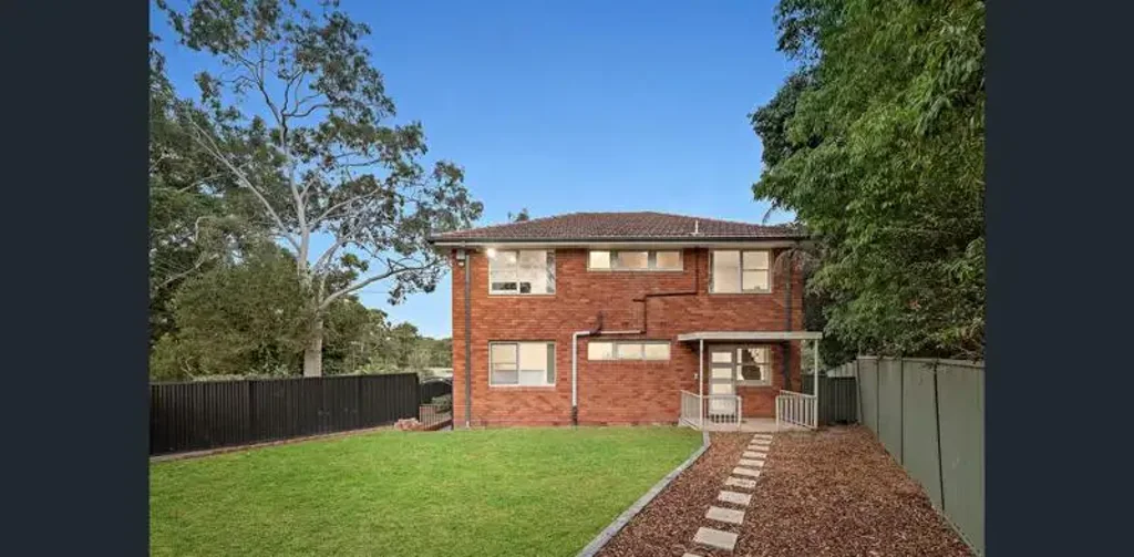 Spacious 3 Bedroom Unit!