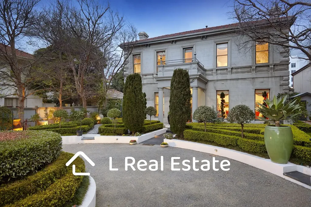 Historic Victorian Mansion by the Bay 4B4B4Carparks Prestigious St Kilda Address