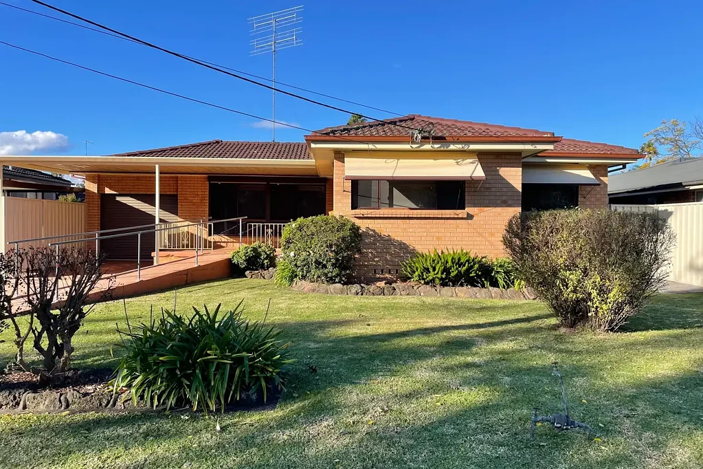 Spacious Newly Renovated Family Home in a Quiet Location