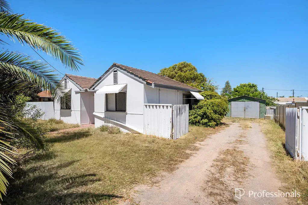 Geraldton 3 Slaapkamer Prime Investment with Secure Income & Subdivision Potential