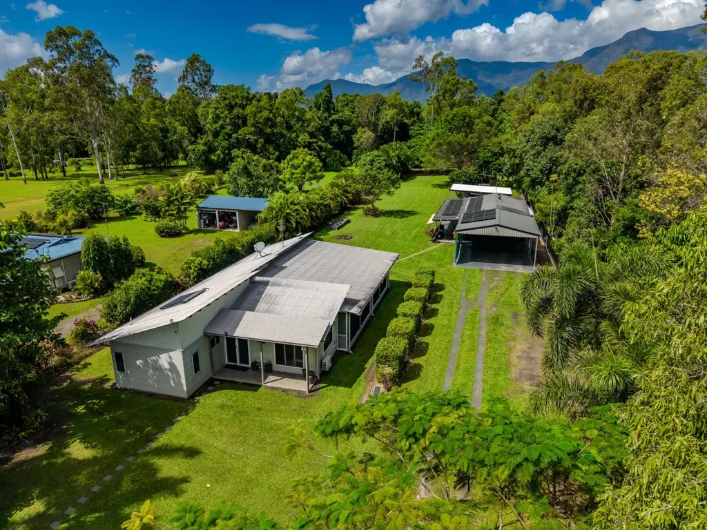 Carruchan 3ห้องนอน 15 Curtis Rd, Carruchan – Modern Home, Incredible Setup, Coastal Lifestyle
