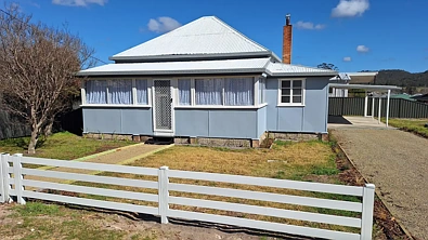 30 Johnson, Stanthorpe, QLD 4380, 4 phòng ngủ, 1 phòng tắm, House
