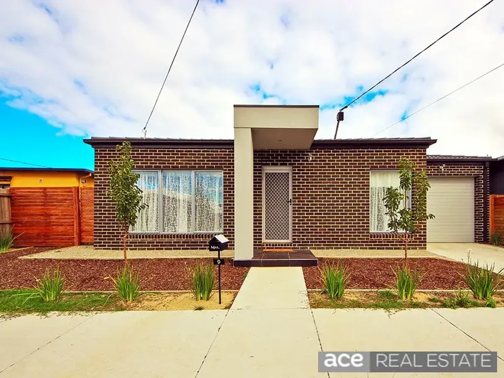 STYLISH, SPACIOUS AND TOTALLY UNIQUE!