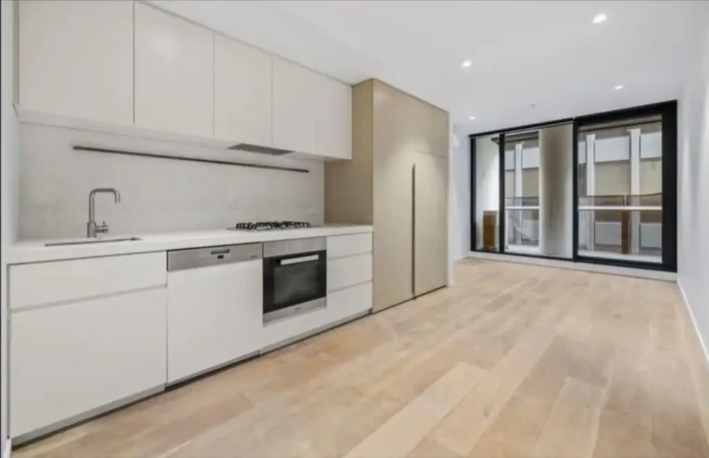 Luxury on St Kilda Road -  1 Large Bedroom and carpark