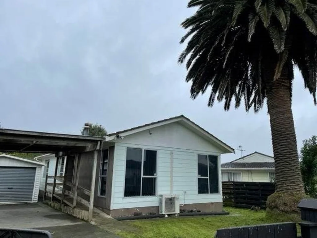 Warm & Welcoming 3-Bedroom Home in Weymouth