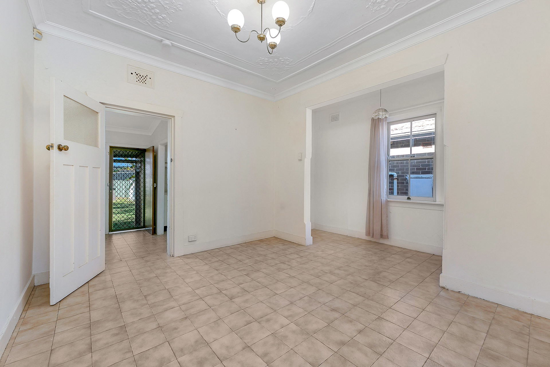 8 LEONORA ST, EARLWOOD NSW 2206, 0部屋, 0バスルーム, House