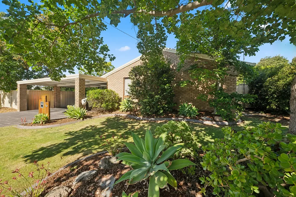 16 Hutchins Crescent, Mooroopna, VIC 3629