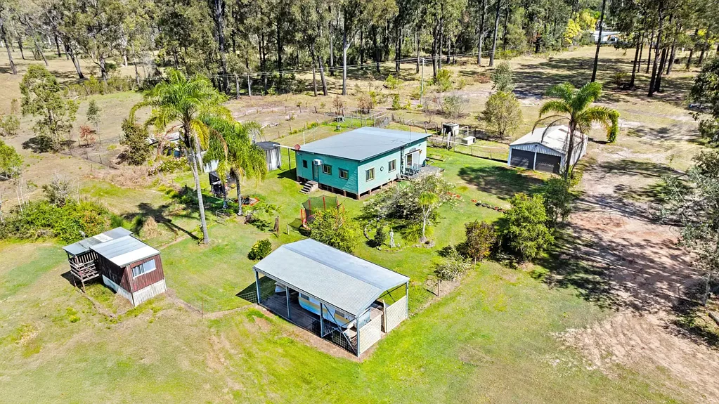 Coutts Crossing 3房  VERSATILE COUNTRY LIVING CLOSE TO TOWN