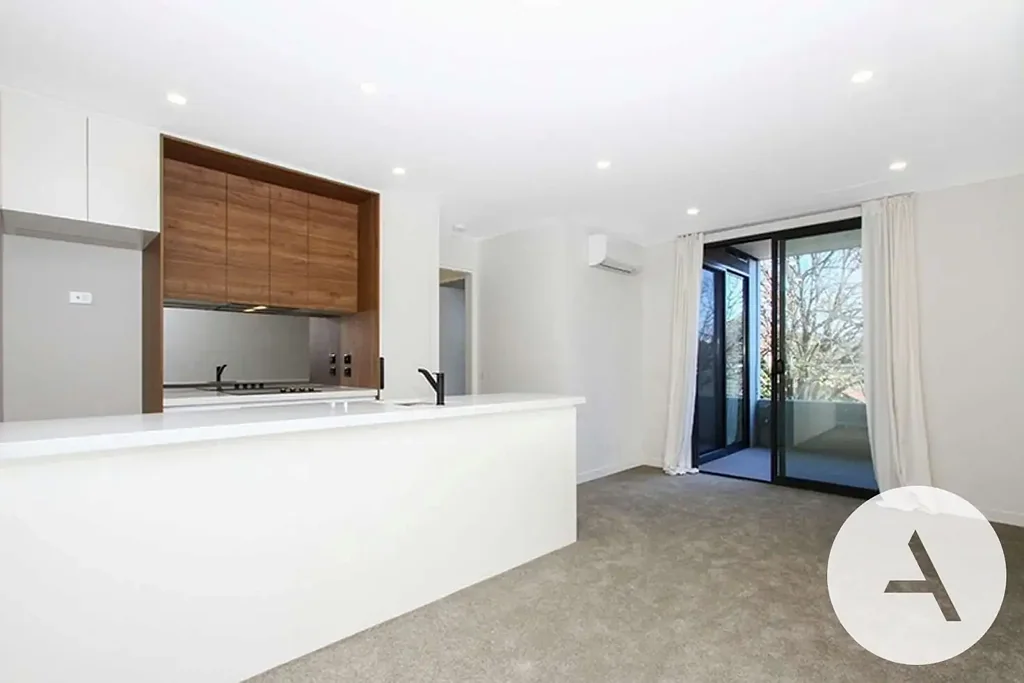 Apartment close to Light Rail..!