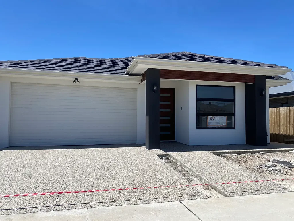 Mount Cottrell Stunning Brand-New Family Home in Prime Tarneit Location