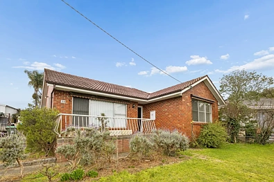 Frankston North 3 Bedroom OPPORTUNITY KNOCKS! Charming 3 Bedroom Clinker Brick Home.  POTENTIAL DUAL OCC SITE (STCA) Ideal for families, First home buyers or investors.