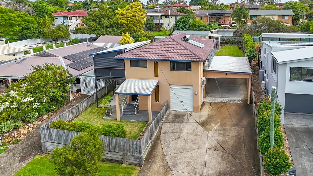 Wynnum West 4房 693sqm宽绰地块 独立附属住宅 开放式现代厨房 大型覆盖露台 学区房步行便利 Spacious Two-Storey Family Home with Self-Contained Granny Flat - Prime Wynnum West Living